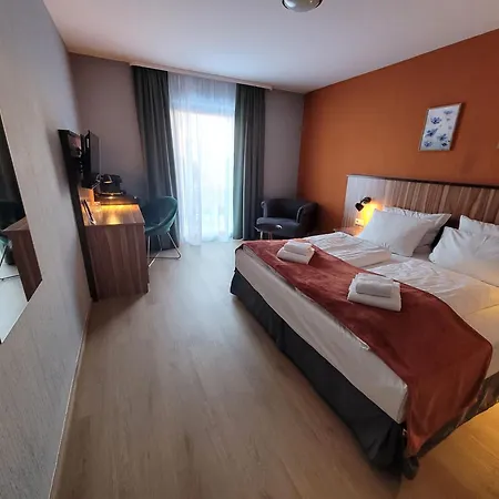 City Hotel 3*