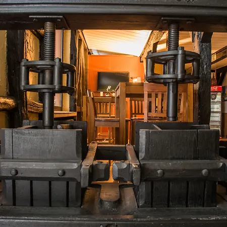 シティ ホテル 3*